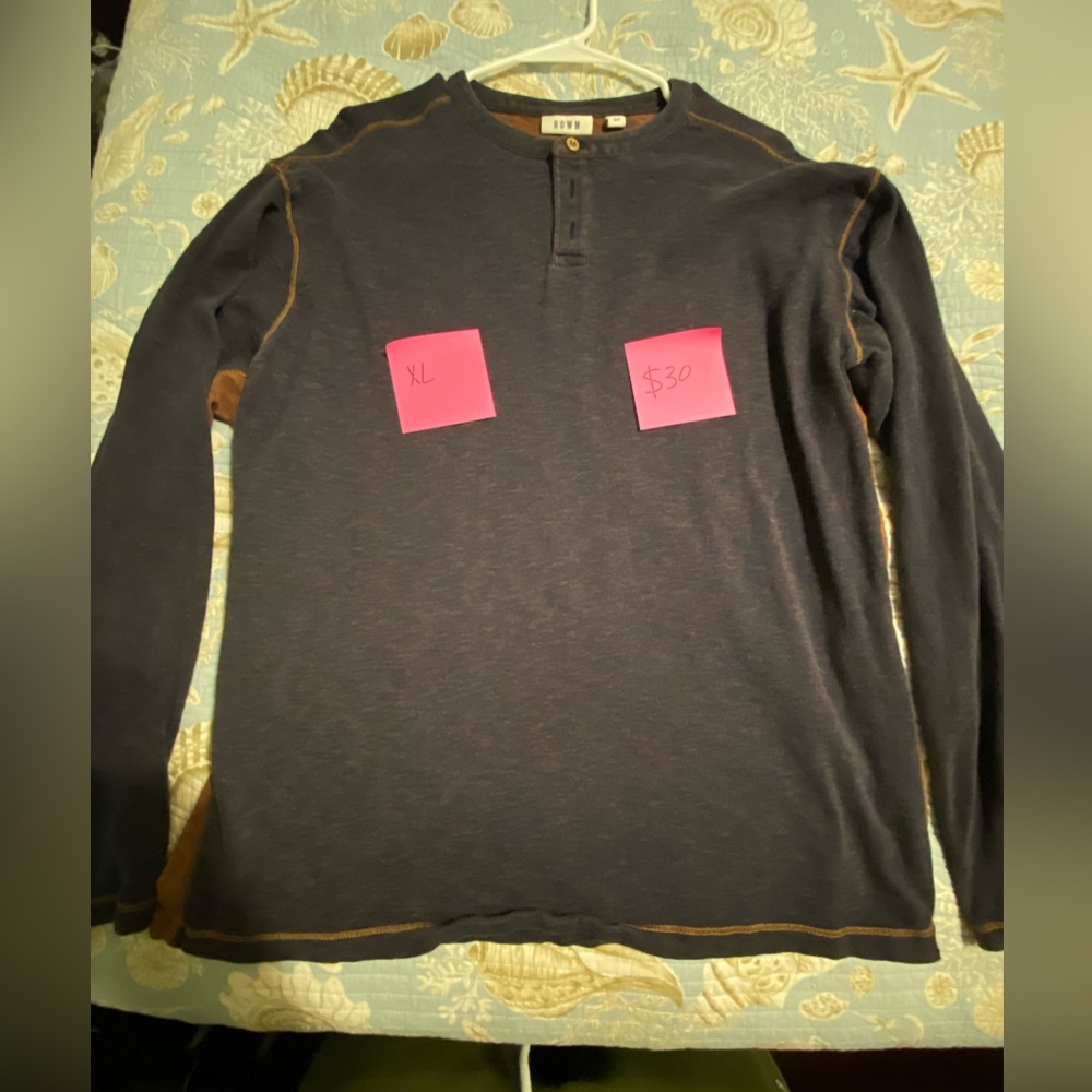 Long sleeve tee